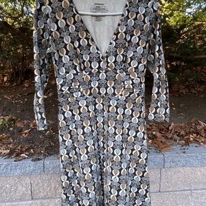 Patagonia print dress w black background. 96% org cotton 4% spandex for stretch.